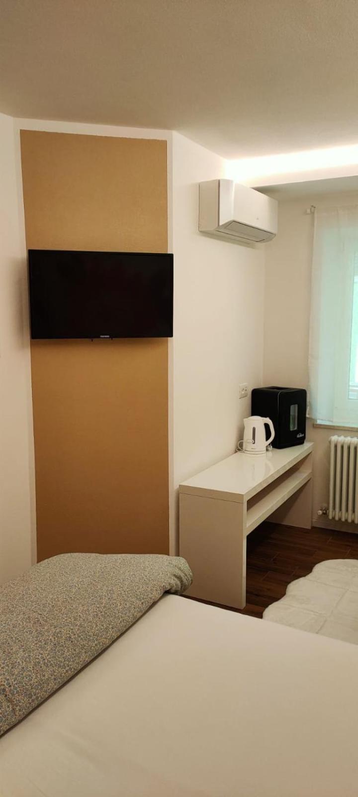 Casa Pitem Bed & Breakfast Torbole Sul Garda Cameră foto