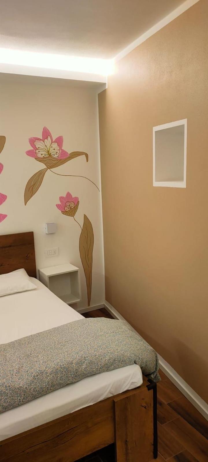 Casa Pitem Bed & Breakfast Torbole Sul Garda Cameră foto
