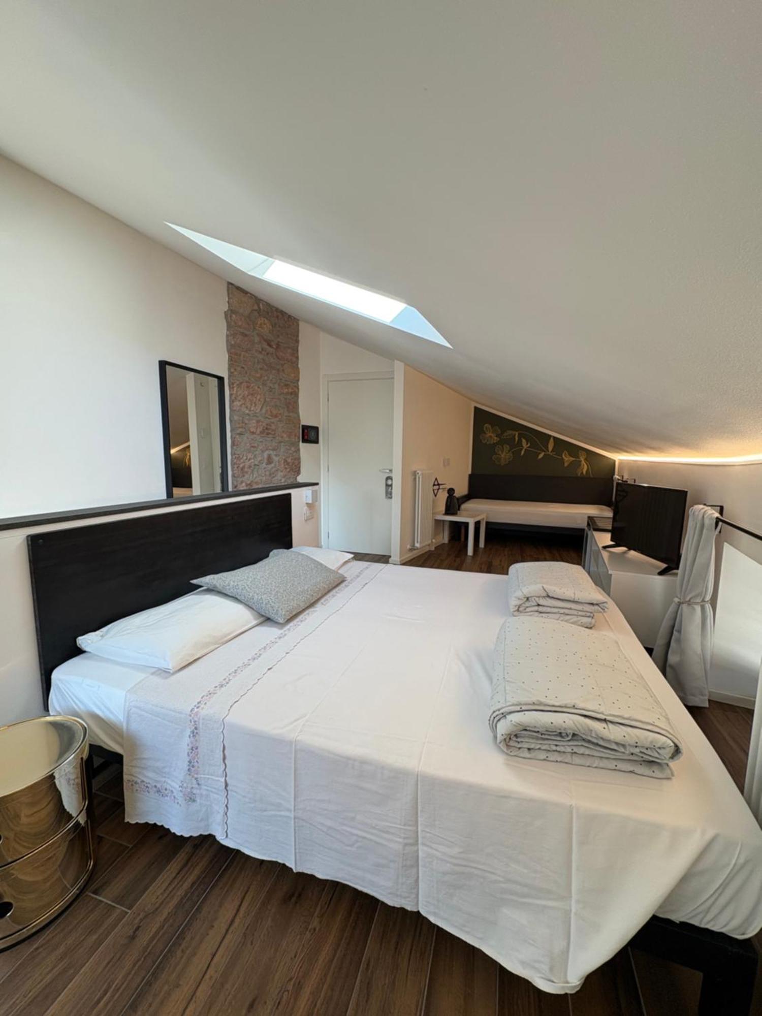 Casa Pitem Bed & Breakfast Torbole Sul Garda Cameră foto